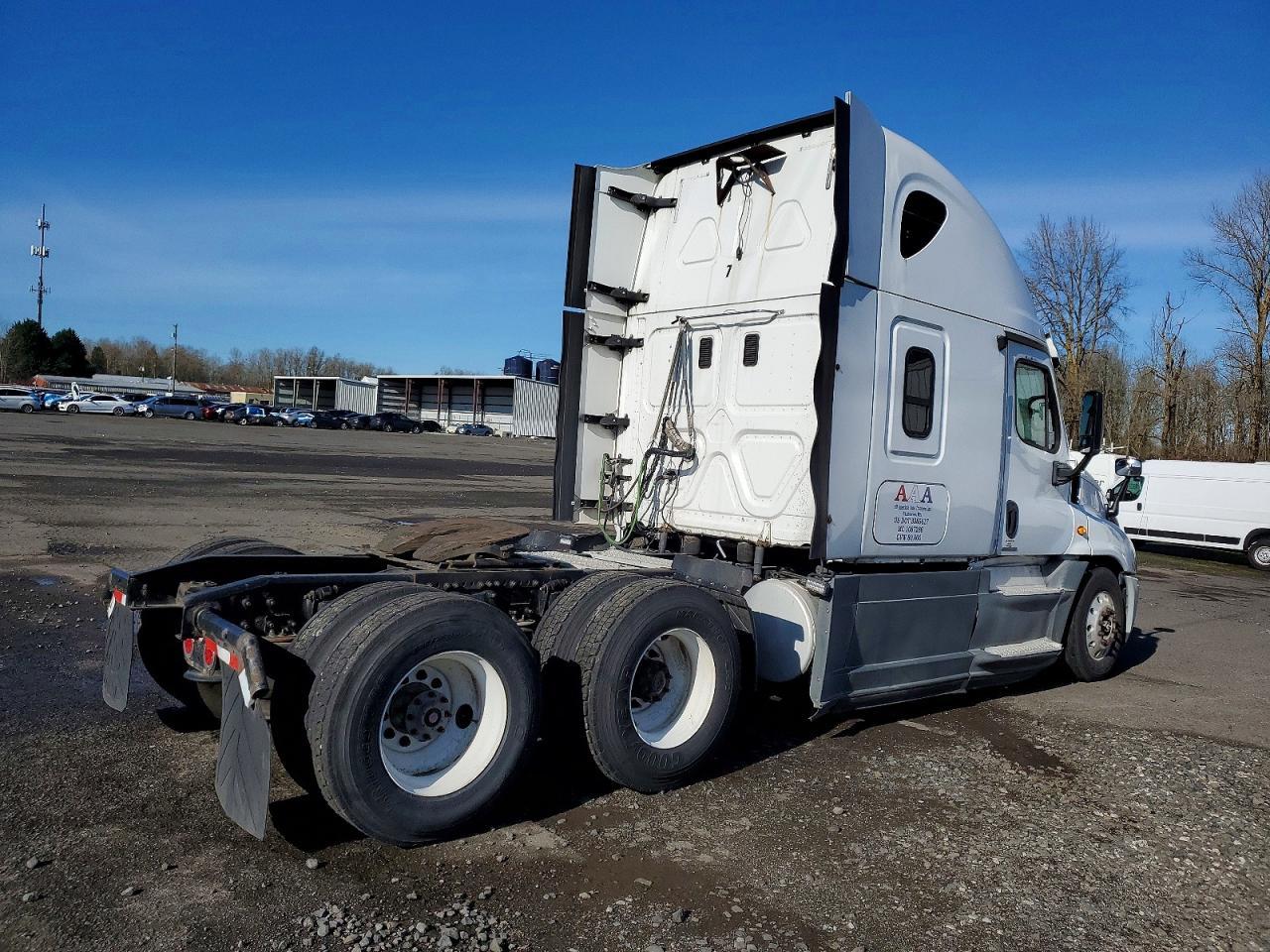 2012 Freightliner Cascadia 1-Truck Cab AND Chassis