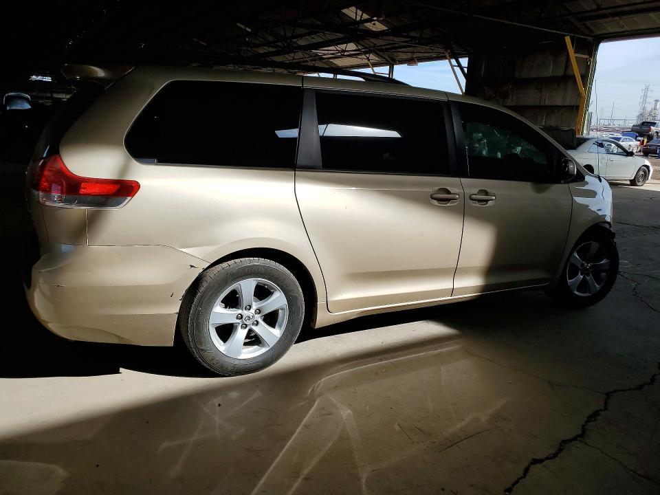 2014 Toyota Sienna le
