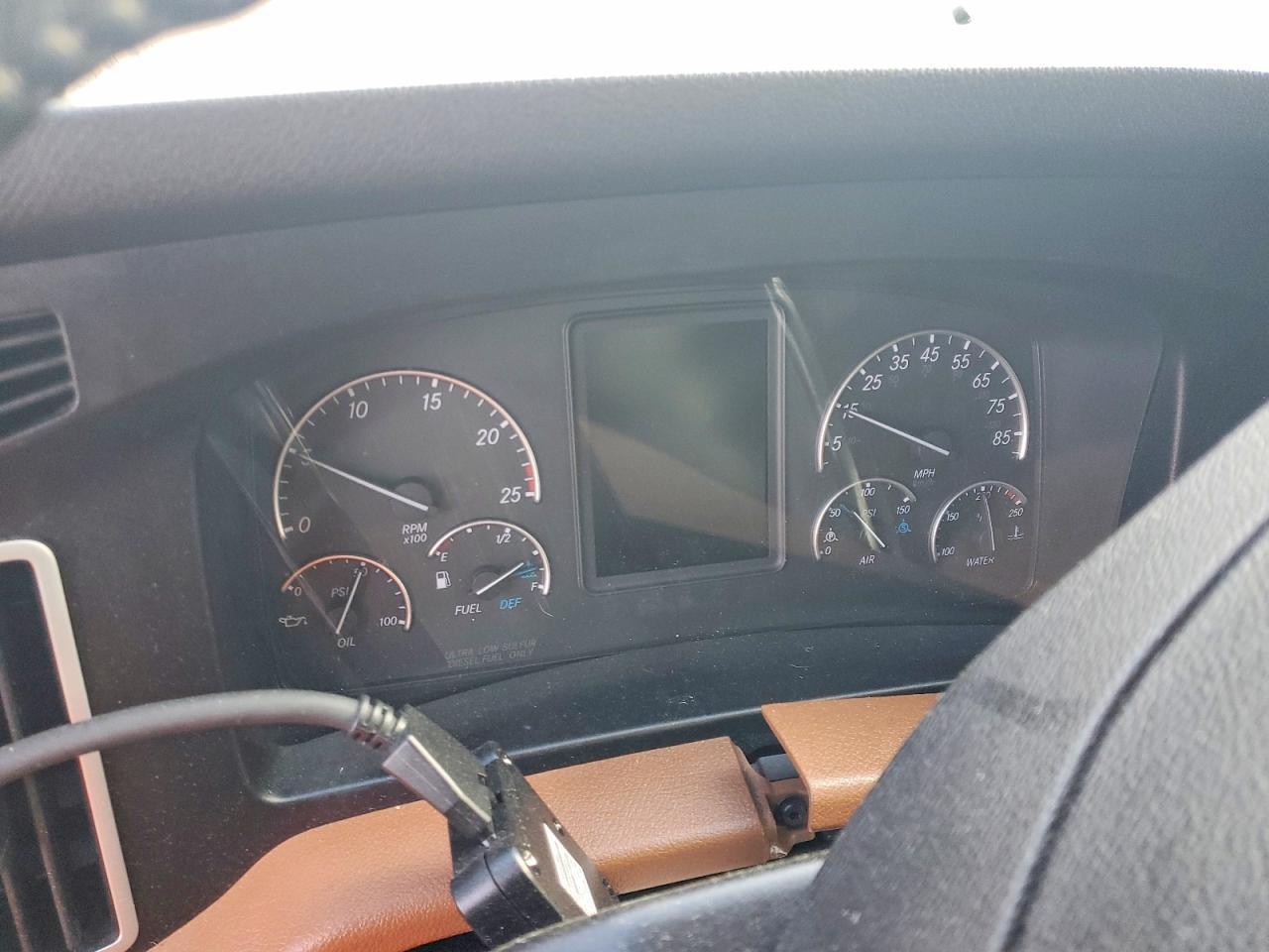 2025 Freightliner Cascadia 126 Semi Truck