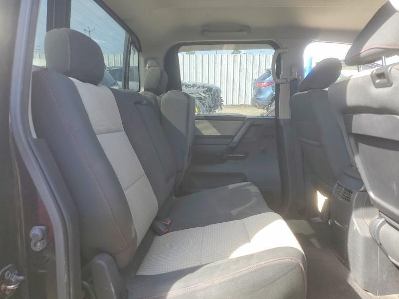 2011 Niss Titan s