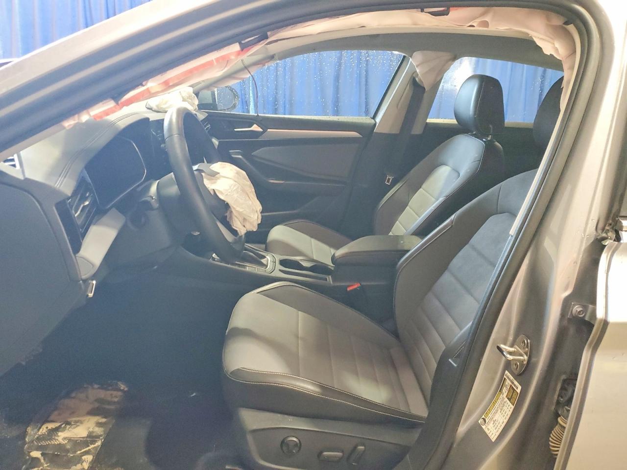 2025 Volkswagen Jetta se