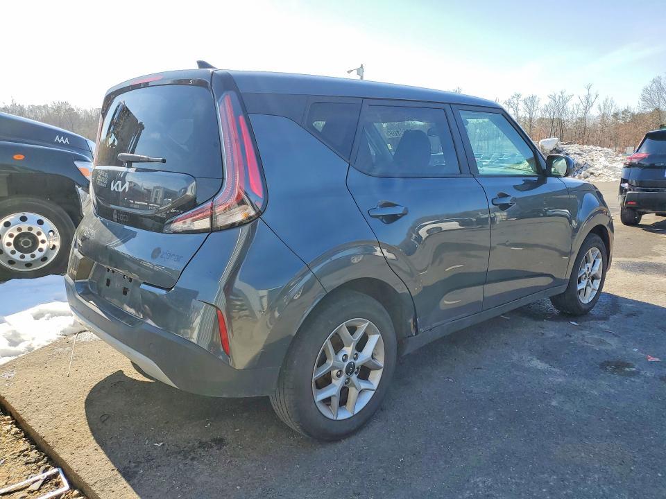 2023 KIA Soul lx