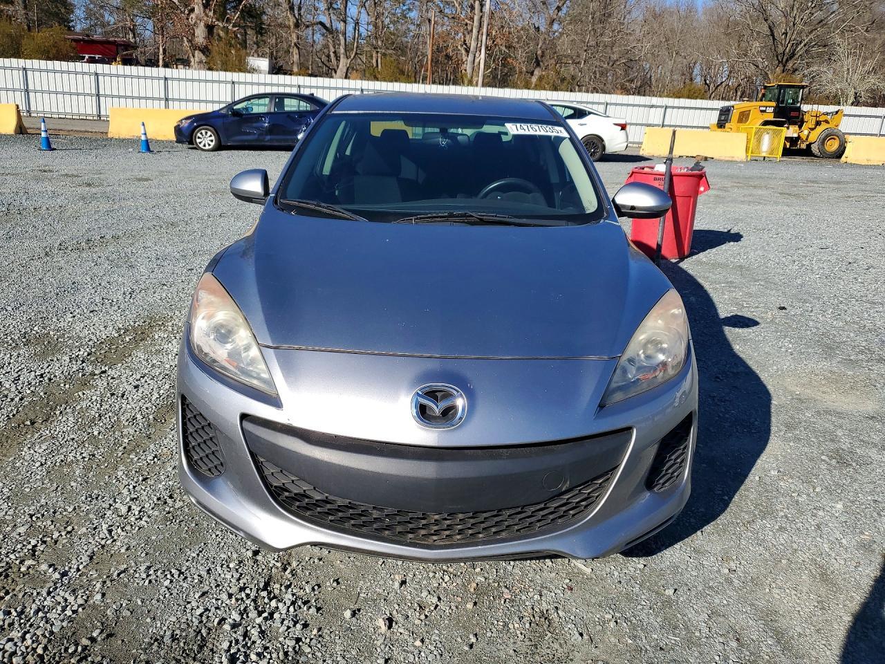 2013 Mazda 3 I