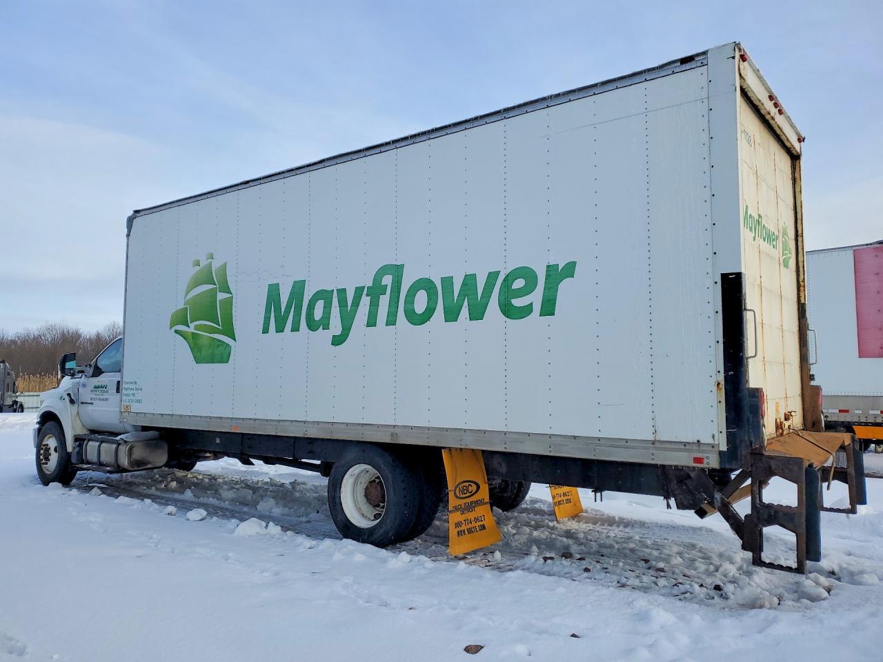 2016 Ford F750 Super Duty BOX Truck