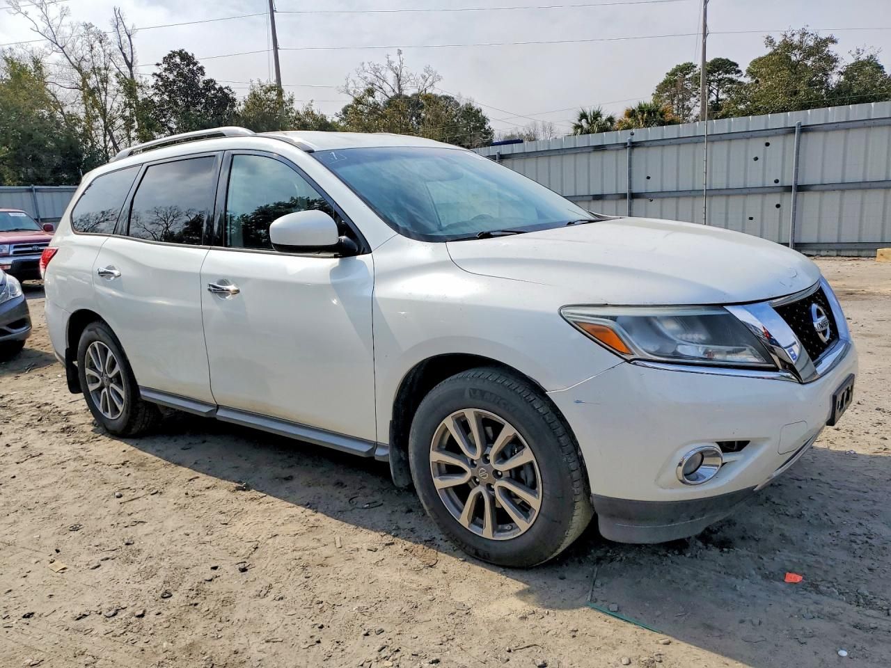 2016 Nissan Pathfinder s