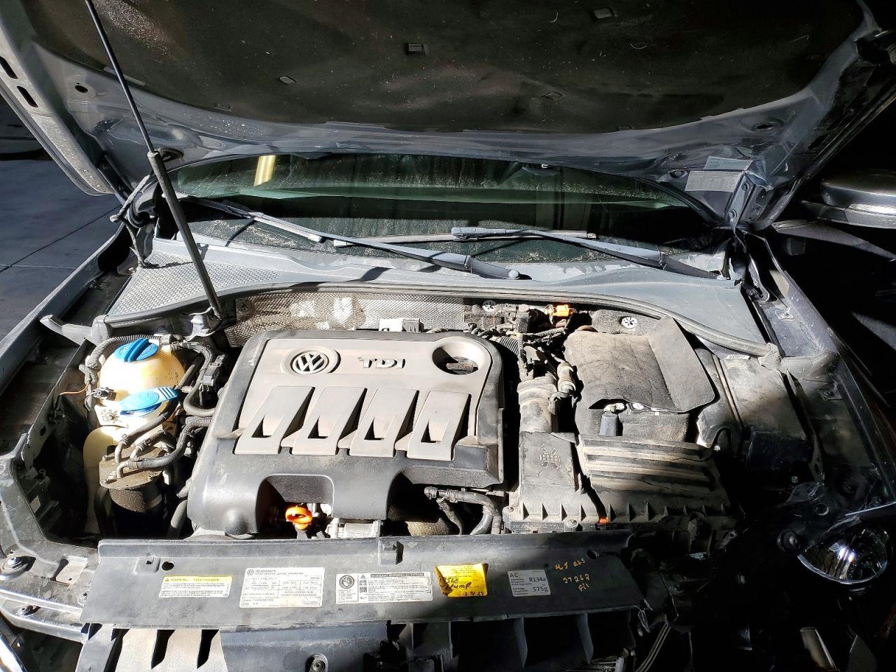 2014 Volkswagen Passat sel