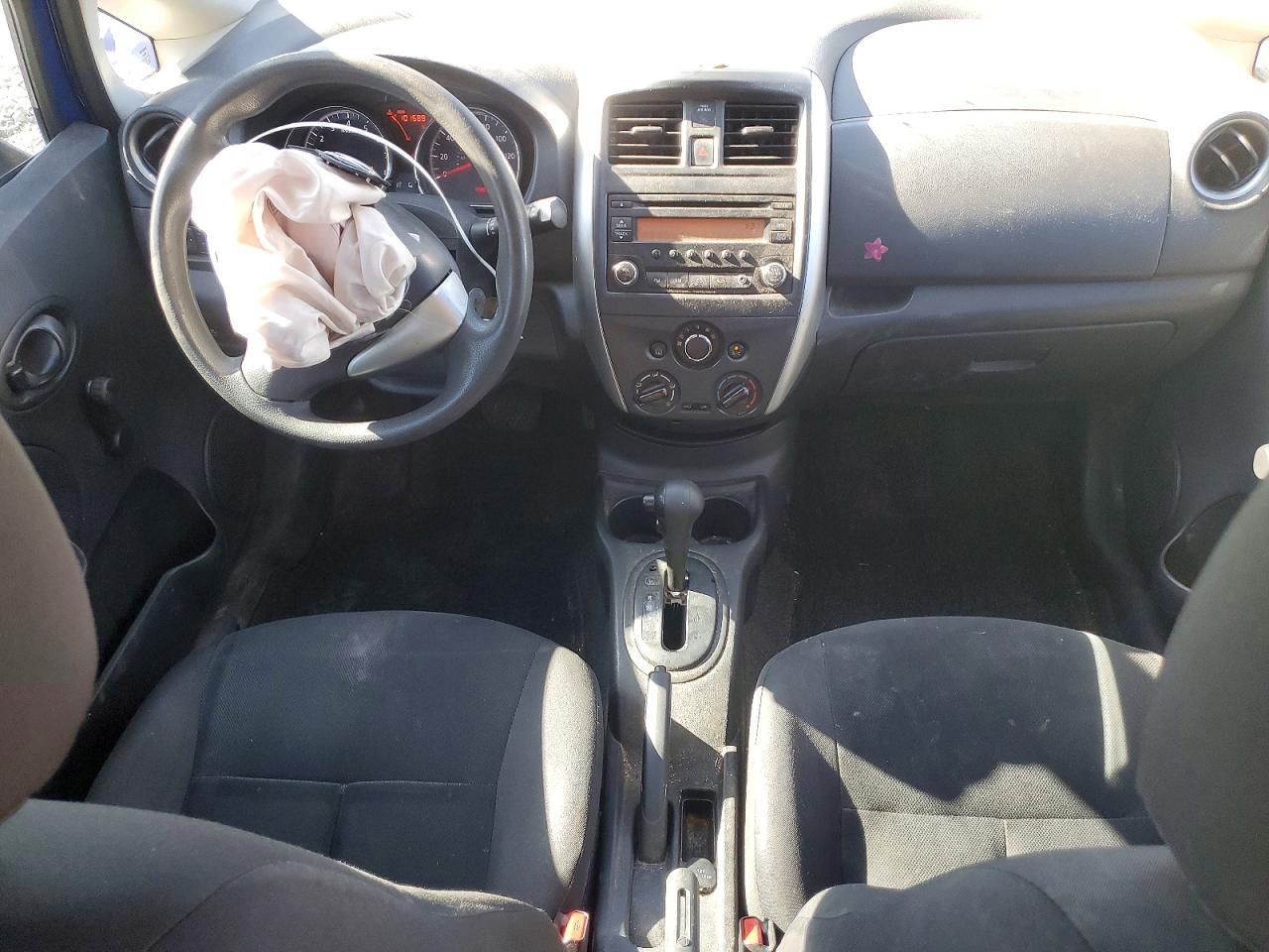 2015 Niss Versa