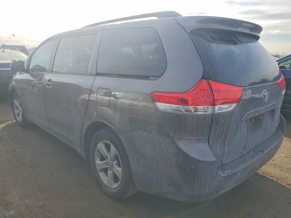 2012 Toyota Sienna le
