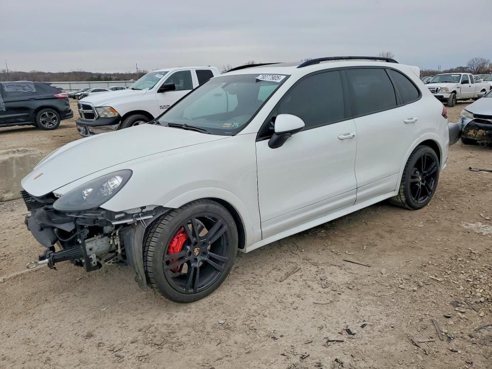 2013 Porsche Cayenne gts