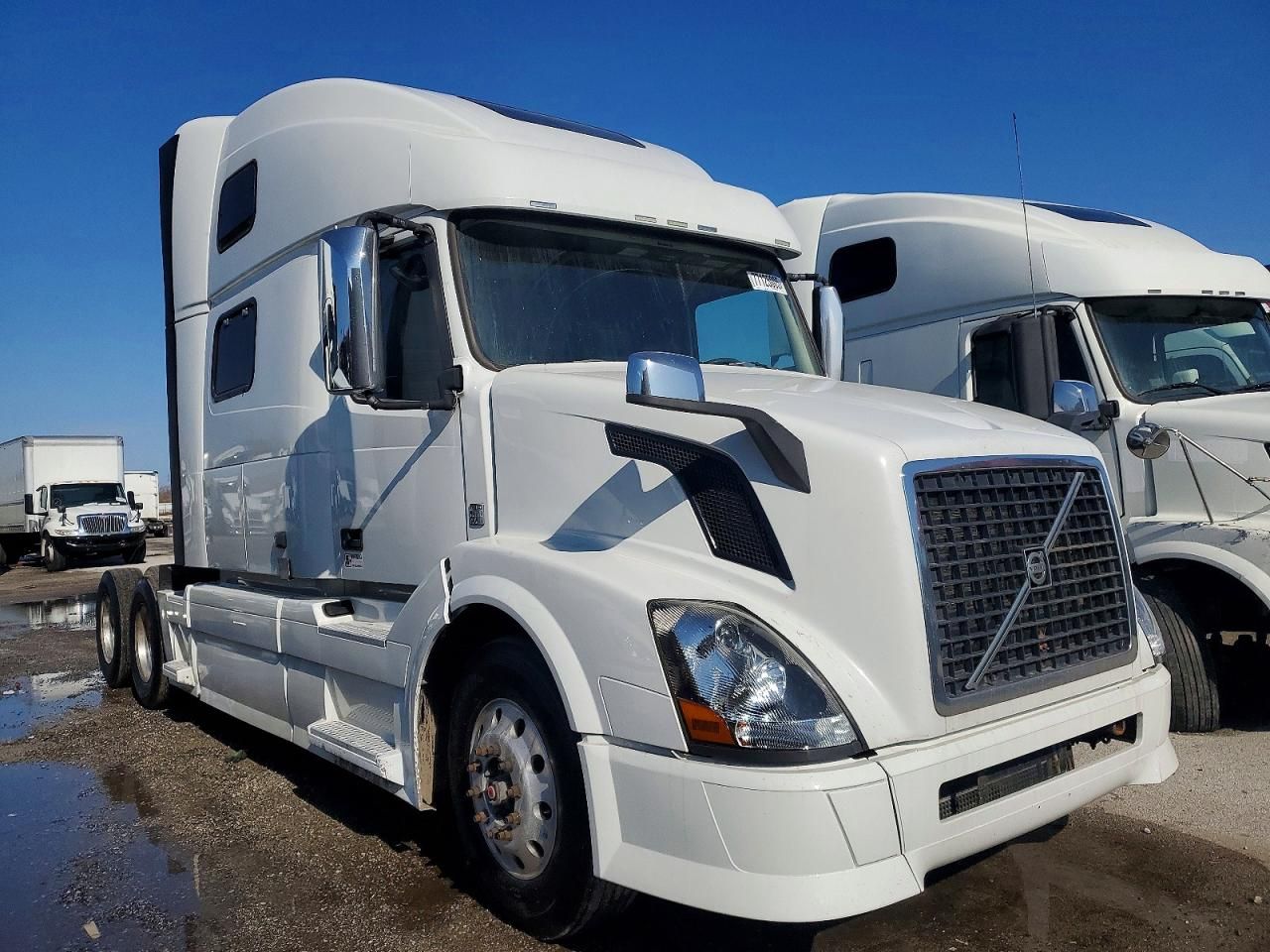 2017 Volvo VNL Semi Truck