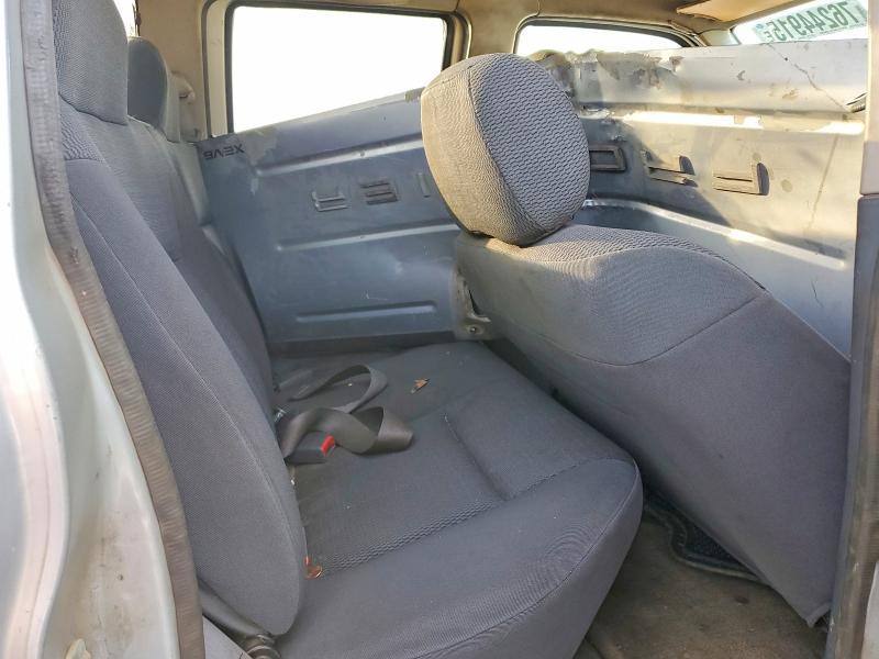 2004 Nissan Frontier Crew cab xe V6