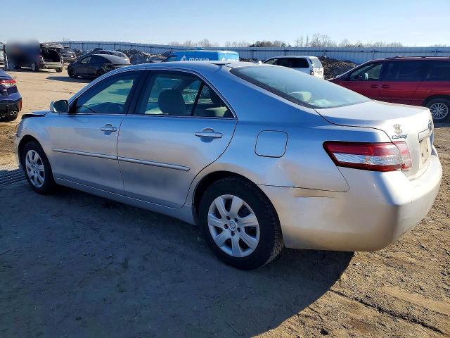 2010 Toyota Camry le