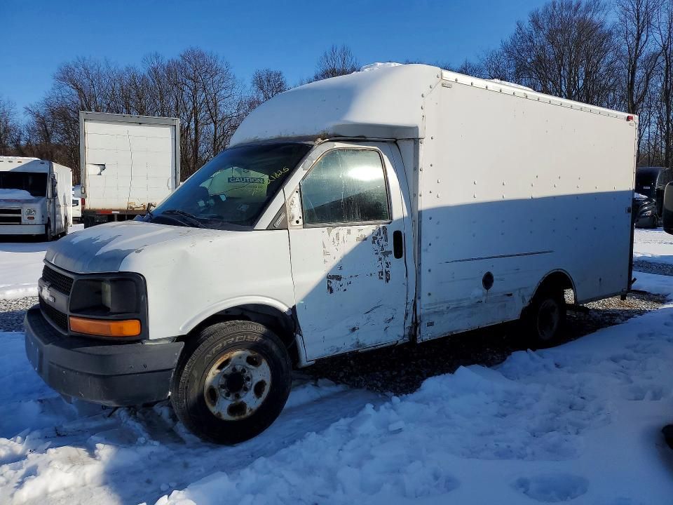 2003 Chevrolet Express Delivery Truck