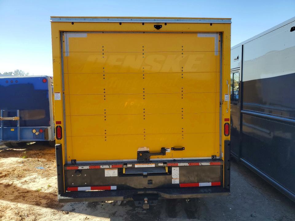 2022 GMC Savana Cut-box Truck