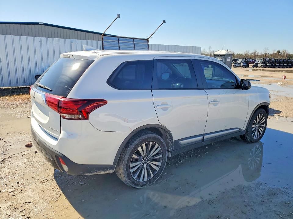 2019 Mitsubishi Outlander es