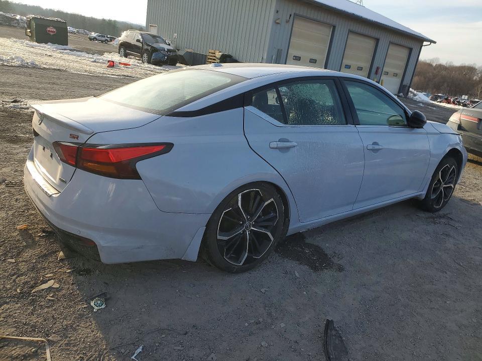 2023 Nissan Altima sr
