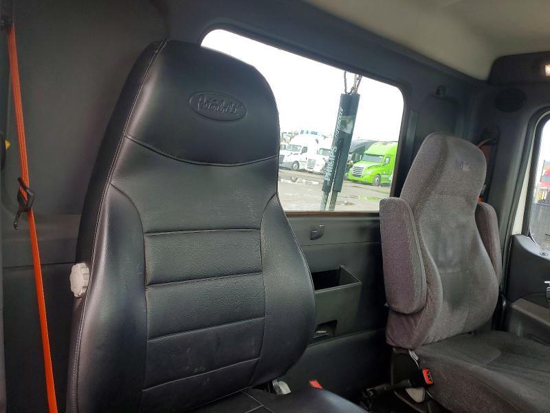 2017 Peterbilt 579