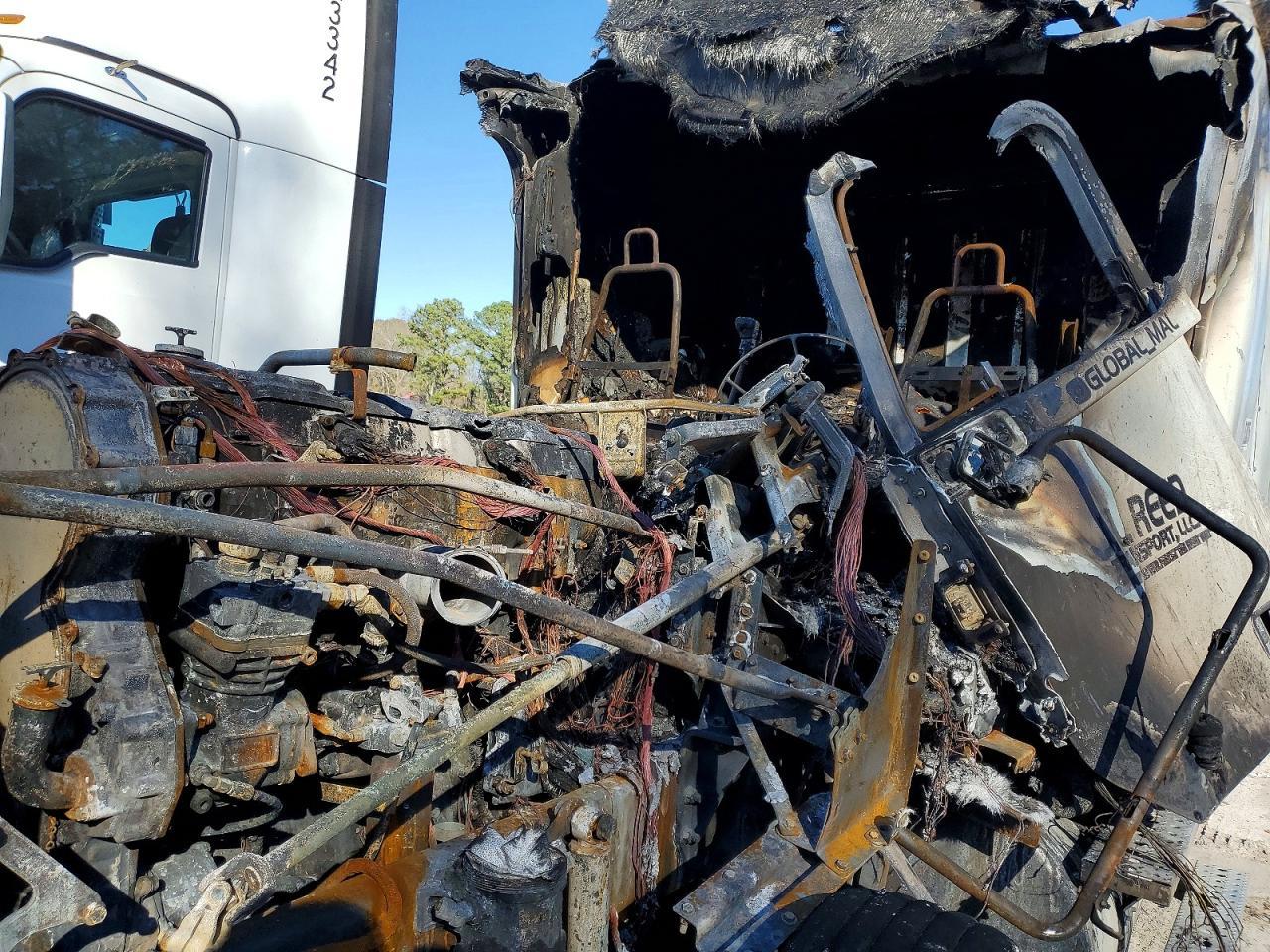 2006 Freightliner Conventional Columbia