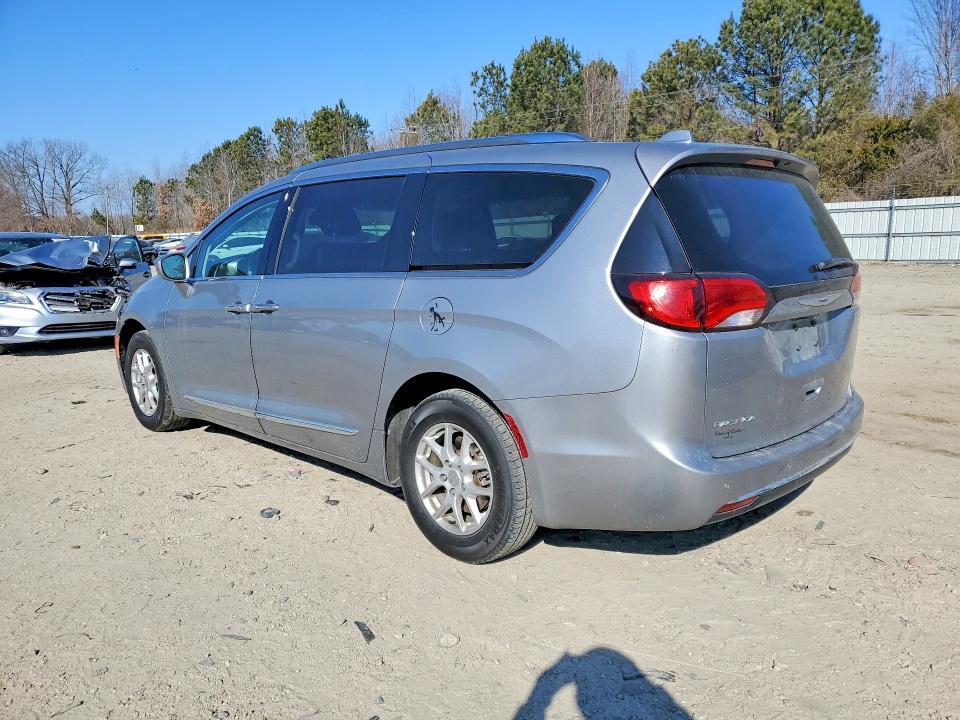2020 Chrysler Pacifica Touring l