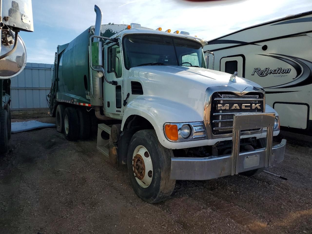 2003 Mack CV713 Refuse Truck