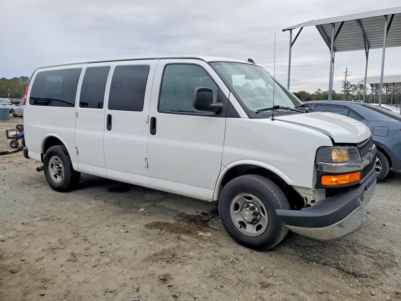 2019 Chevrolet Express G2500 LT