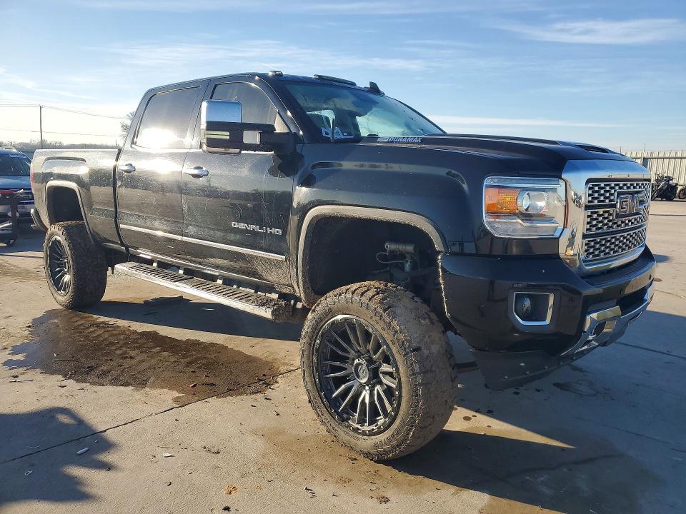 2018 GMC Sierra K2500 Denali