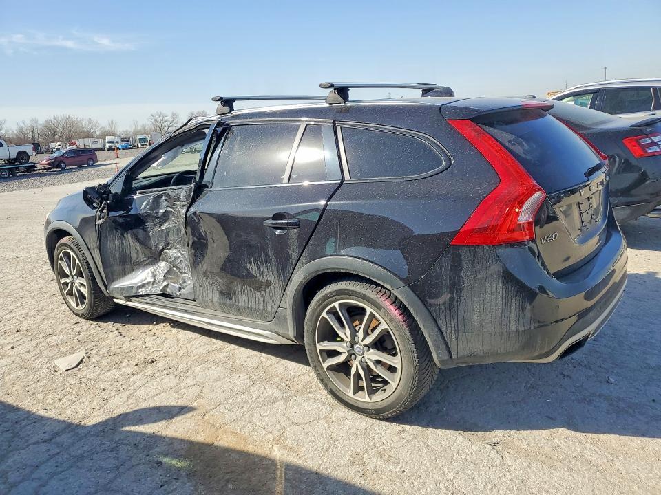 2018 Volvo V60 Cross Country Premier