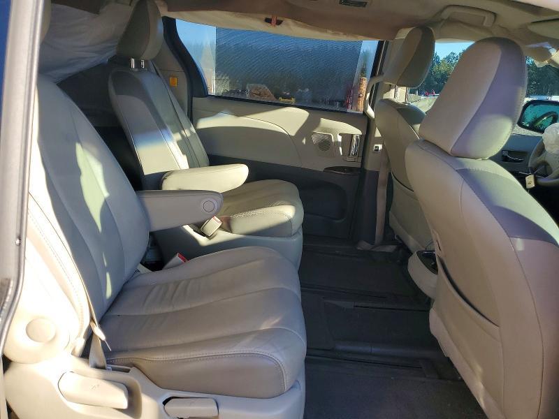 2013 Toyota Sienna xle