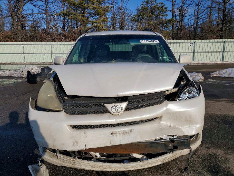 2005 Toyota Sienna xle 7 Passenger