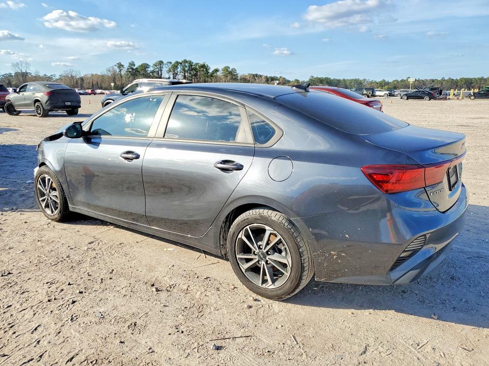 2022 KIA Forte fe