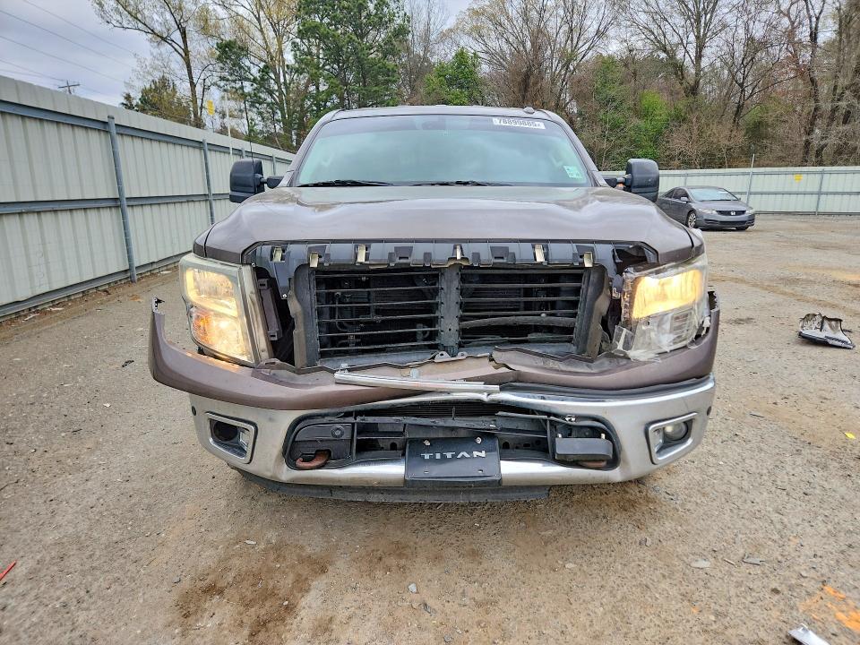 2017 Nissan Titan SV