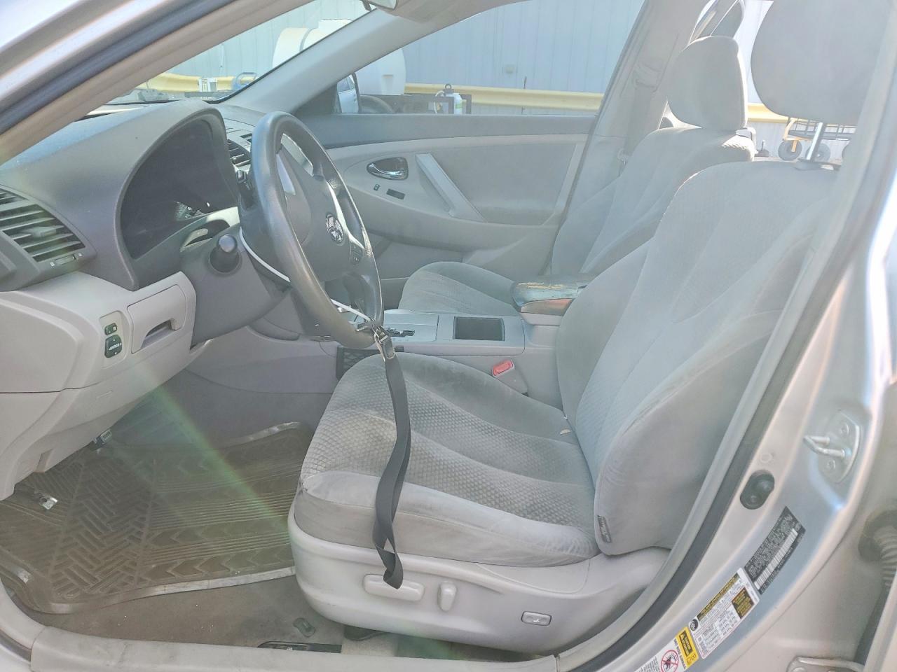 2009 Toyota Camry le