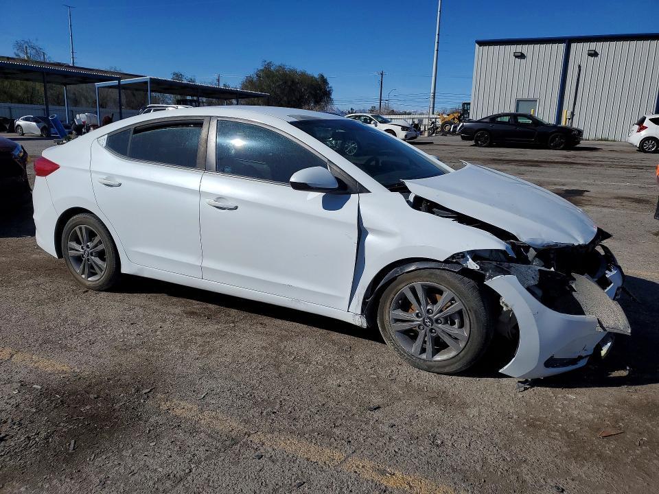 2017 Hyun Elantra gt Automatic