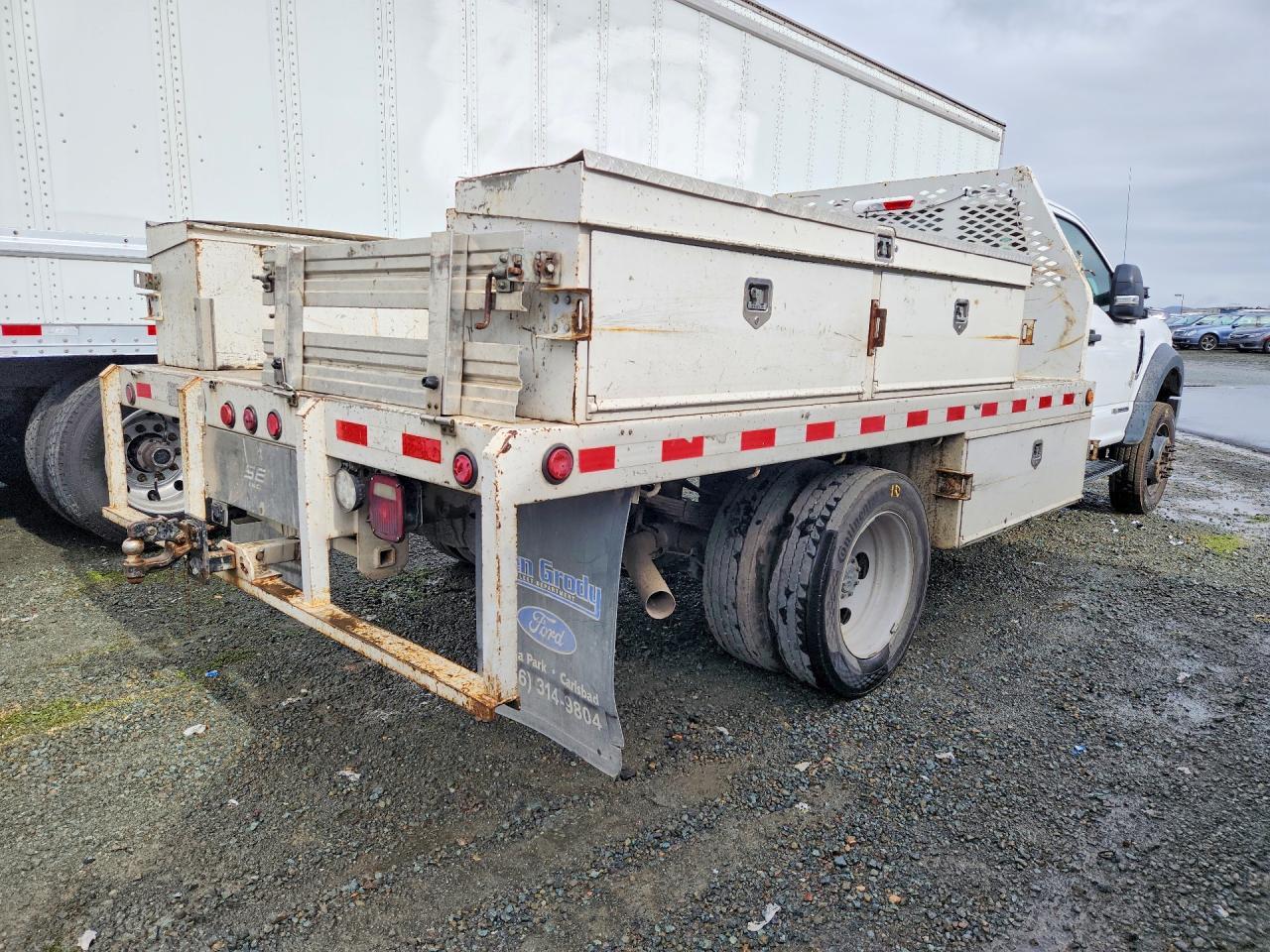 2020 Ford F450 Super Duty Flatbed Truck