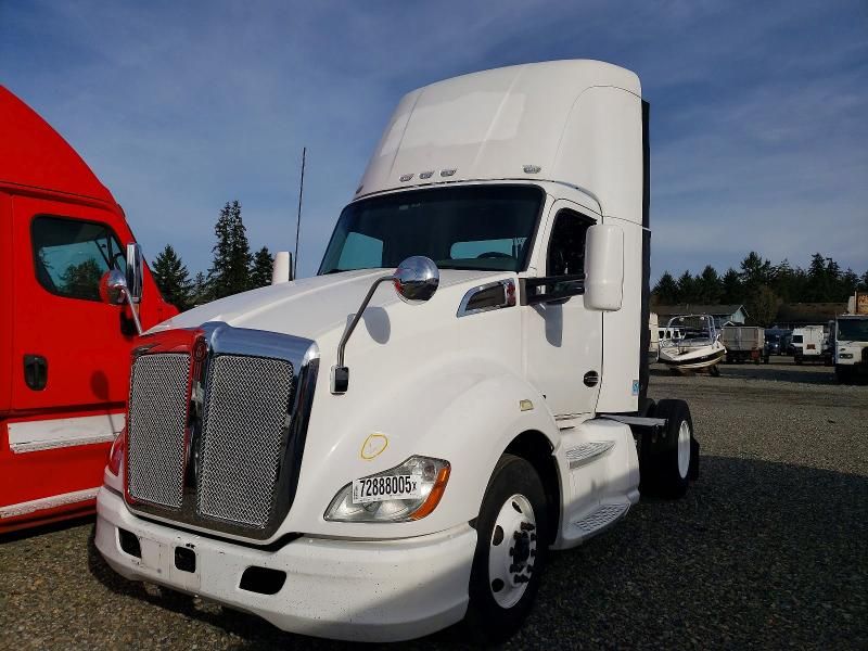 2014 Kenworth T680 Semi Truck
