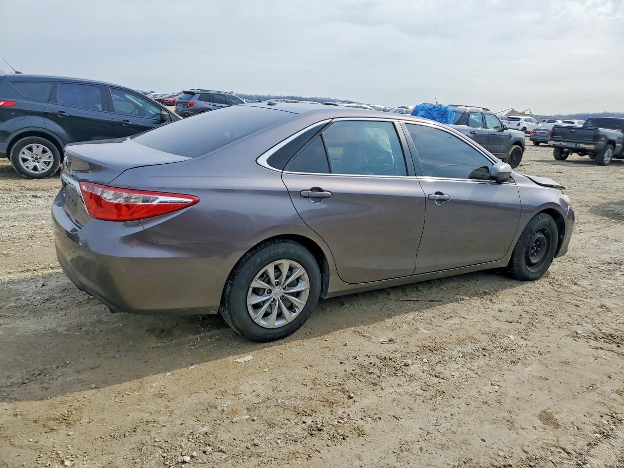 2016 Toyota Camry le