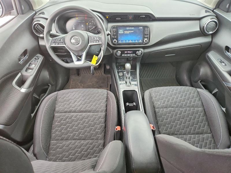 2021 Nissan Kicks sv