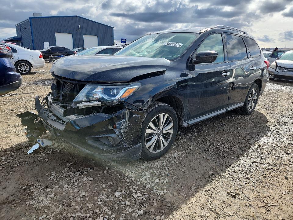 2018 Nissan Pathfinder sv