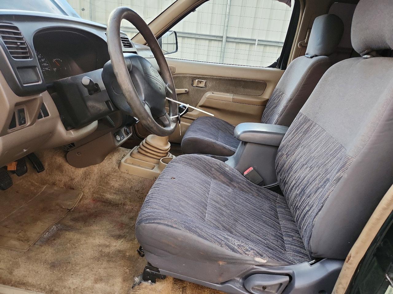 1999 Nissan Frontier XE