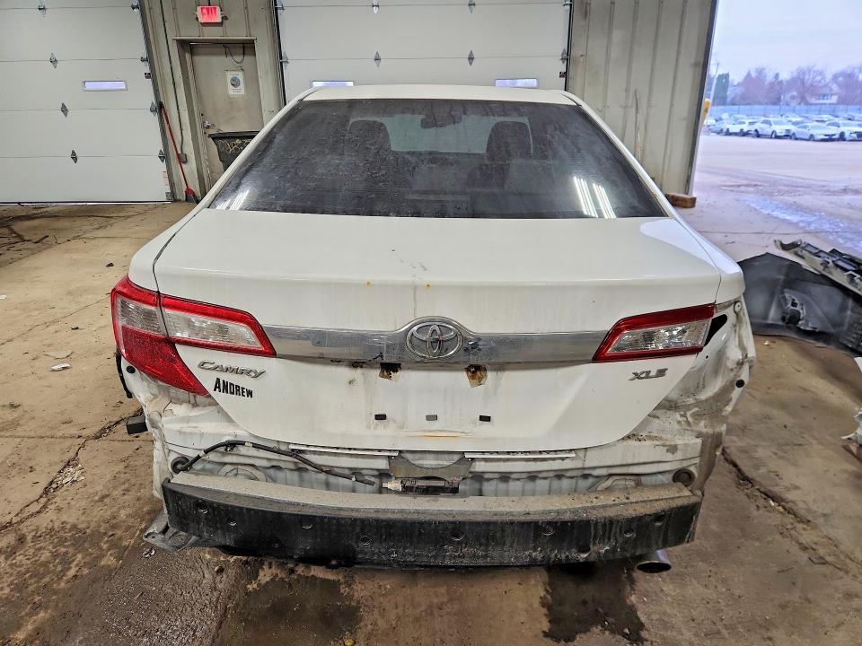 2013 Toyota Camry l