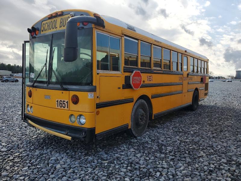 2004 Thomas Built hdx School bus