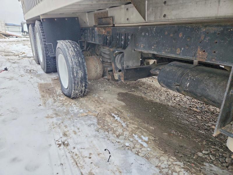 1999 International Dumptailer
