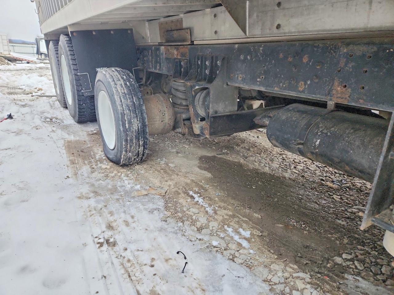 1999 International Dumptailer