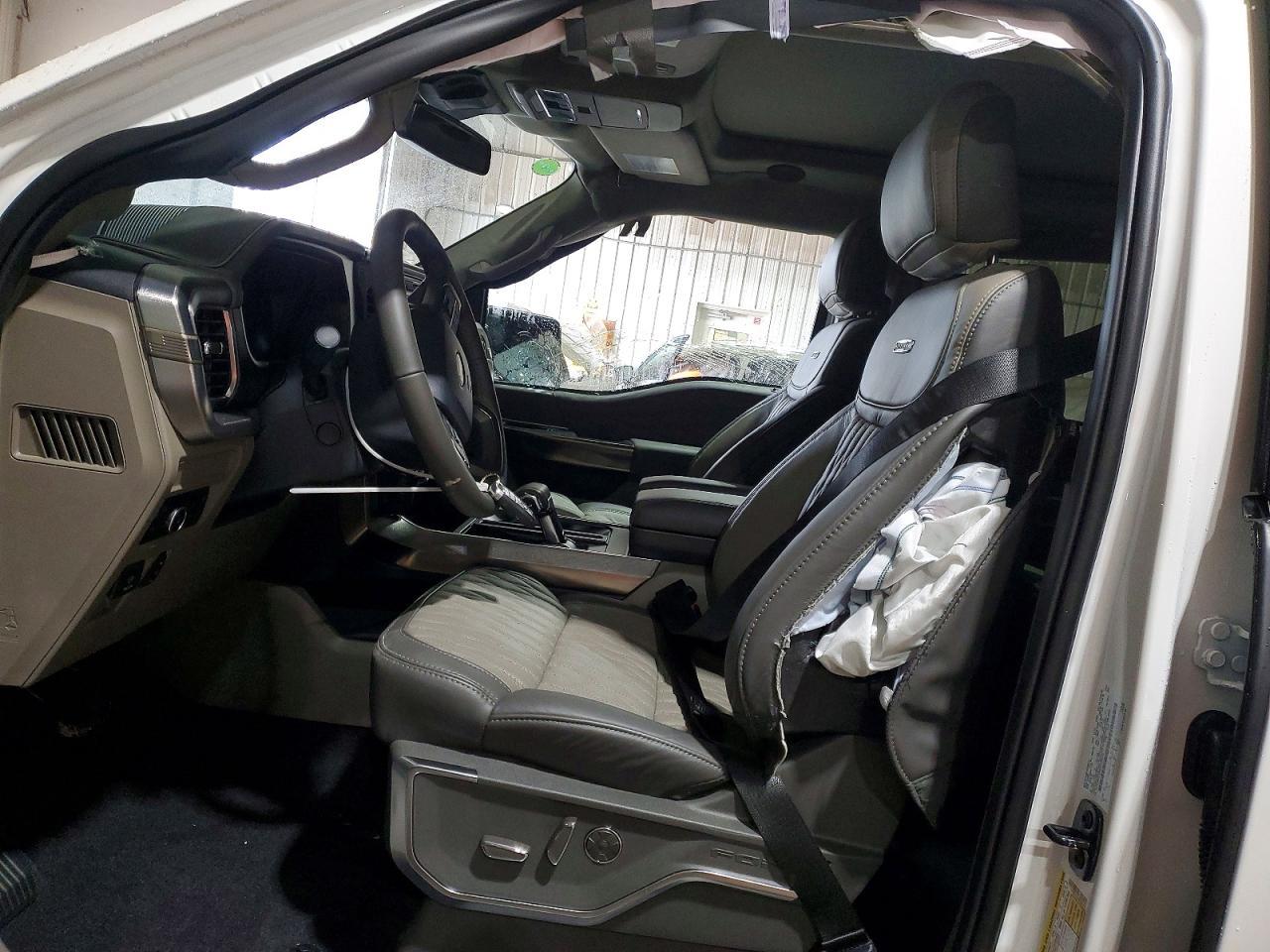 2025 Ford F150 Platinum