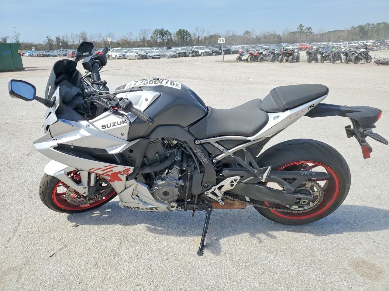 2024 Suzuki GSX800 F