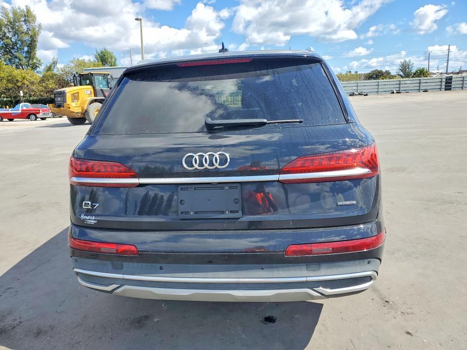 2020 Audi Q7 Premium Plus