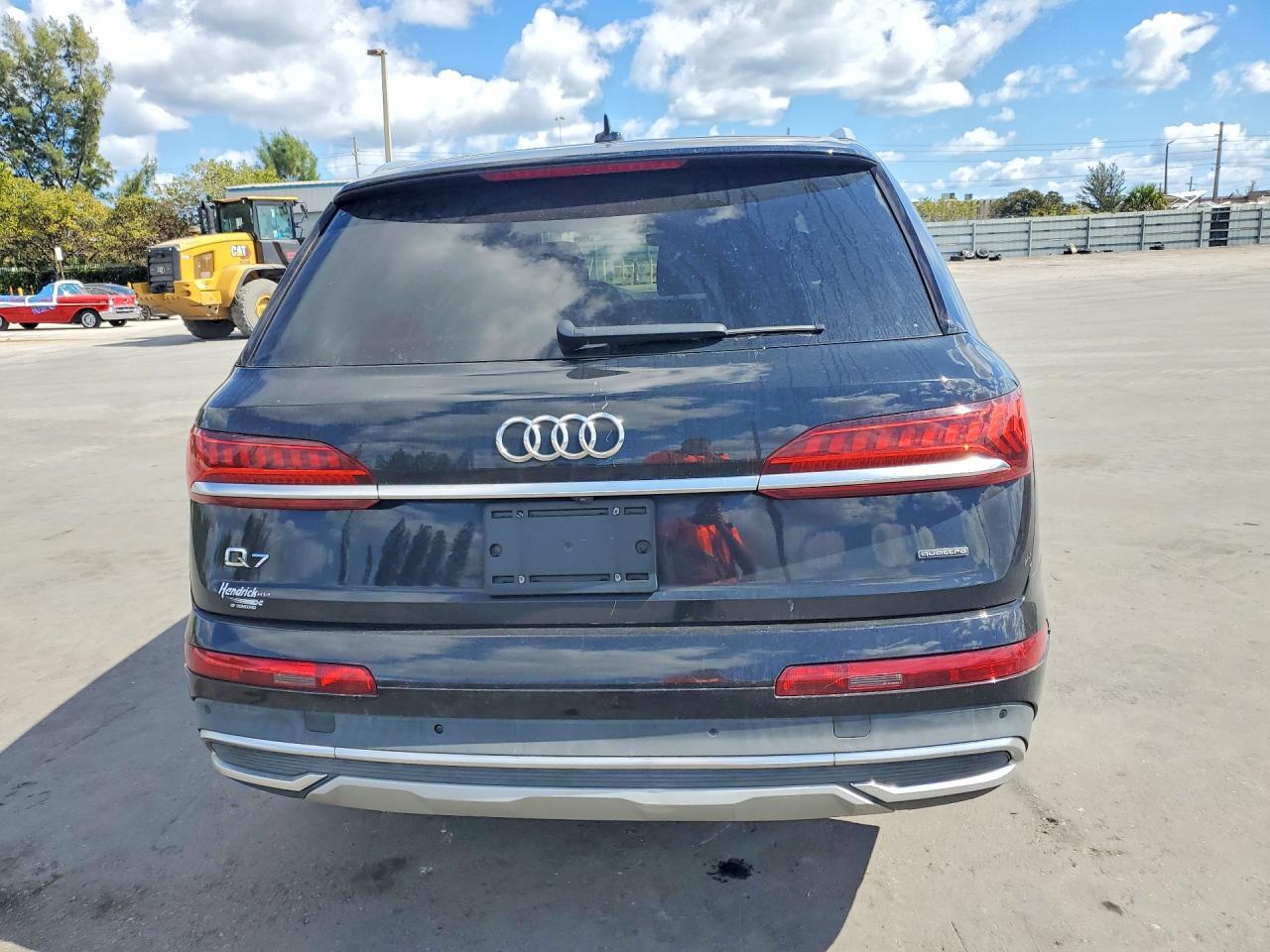 2020 Audi Q7 Premium Plus