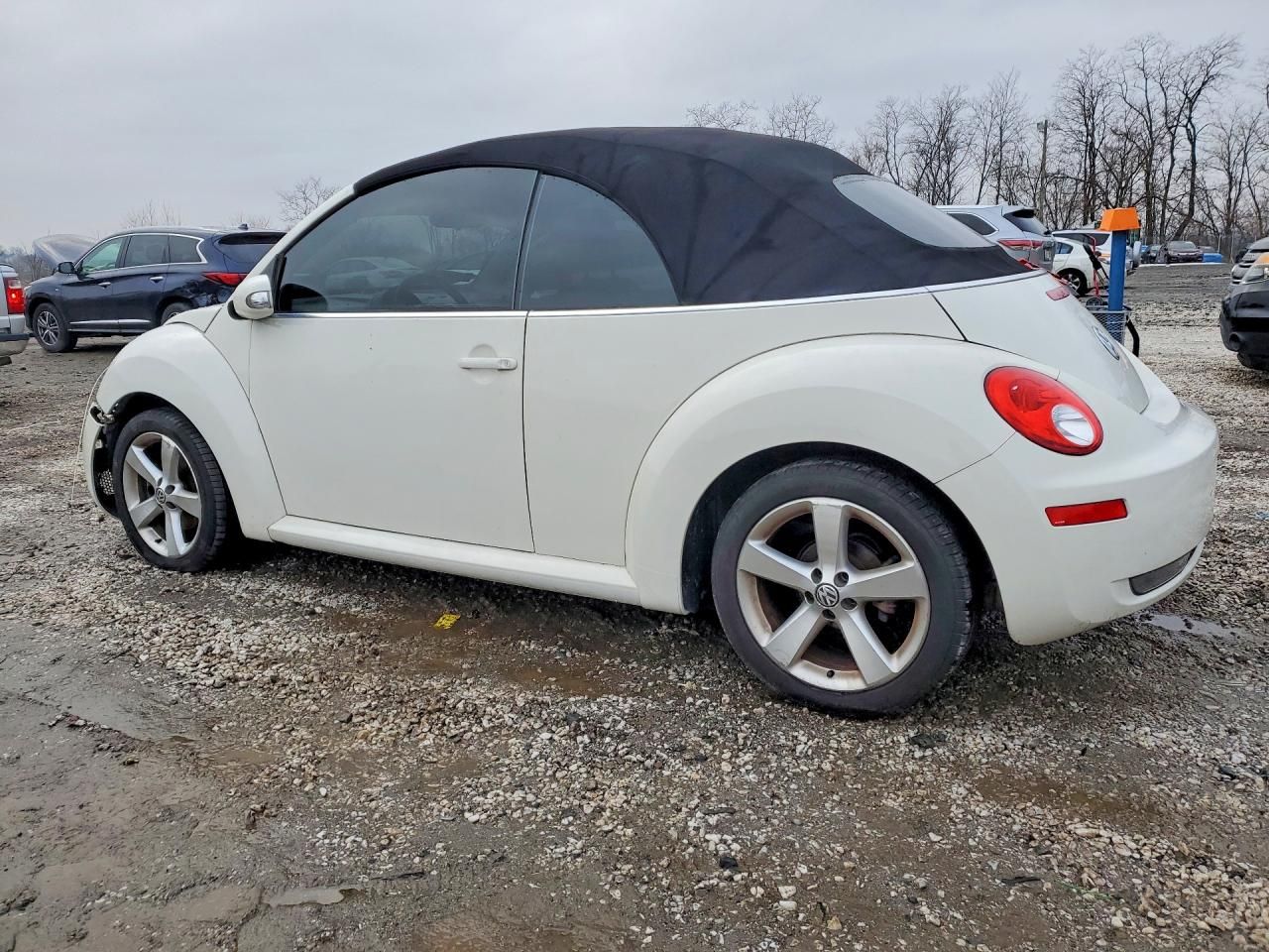 2007 Volkswagen New Beetle Triple White