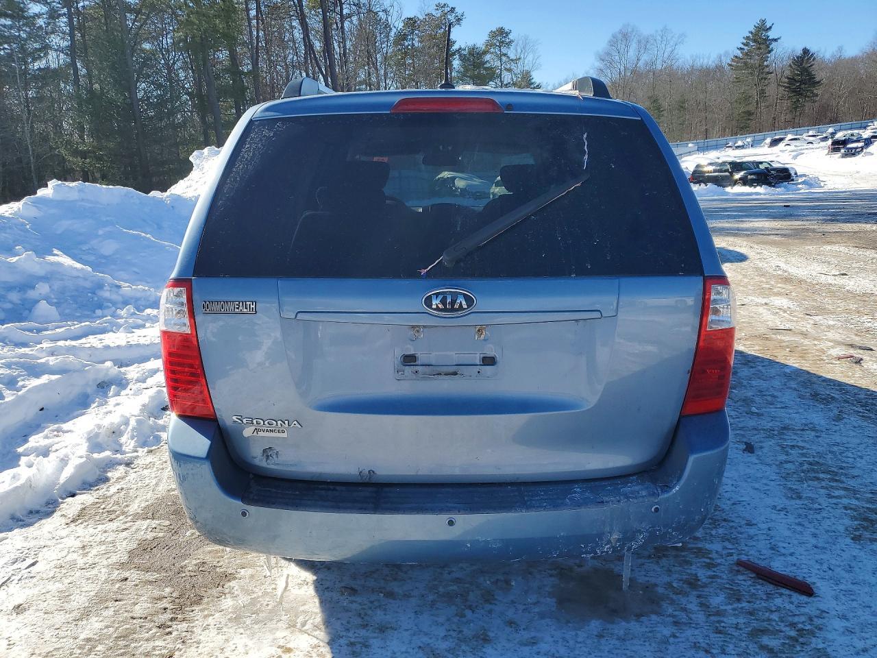 2010 KIA Sedona lx