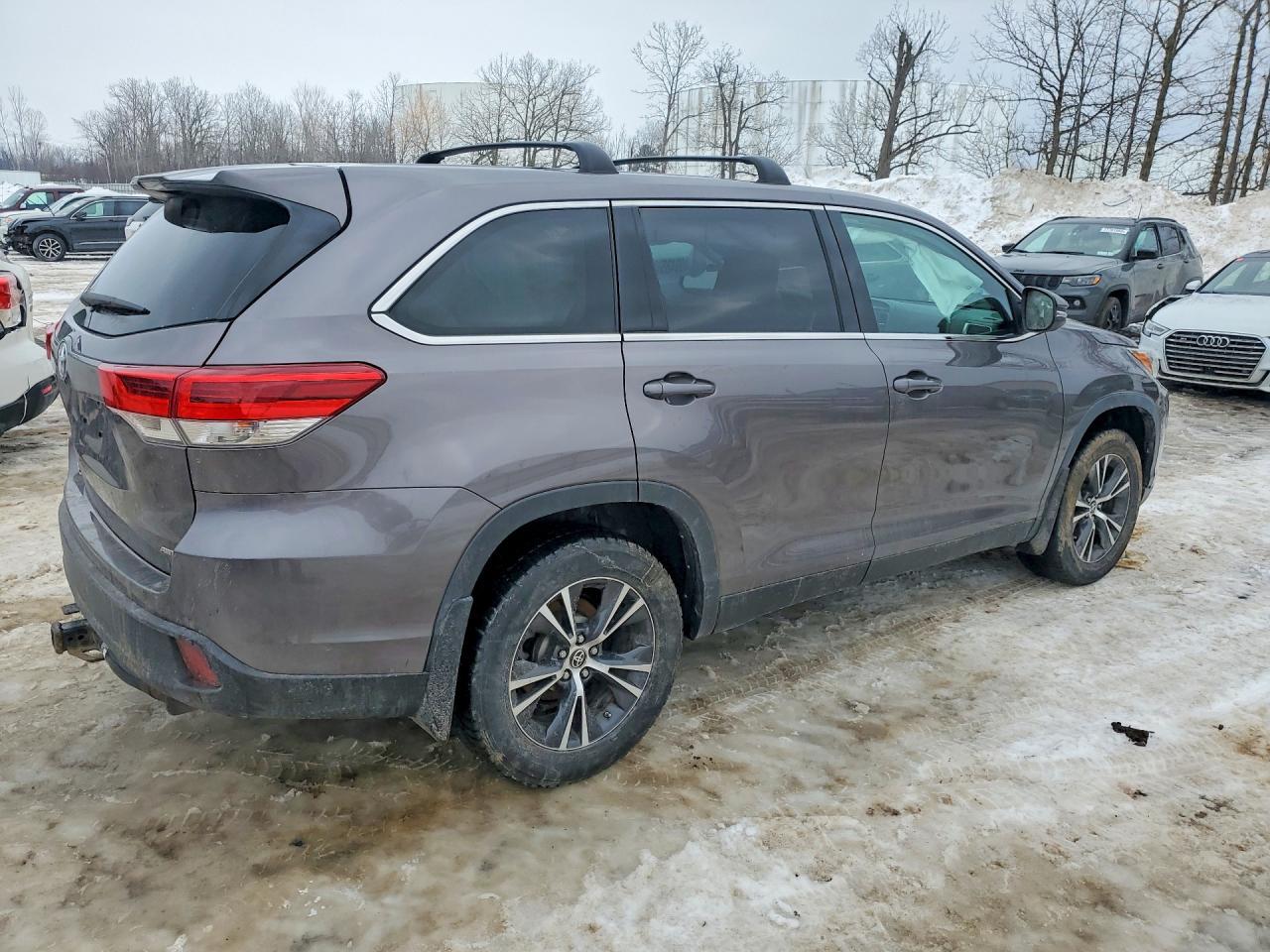2019 Toyota Highlander le
